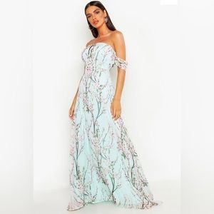 NEW Floral off the shoulder maxi dress 🌸